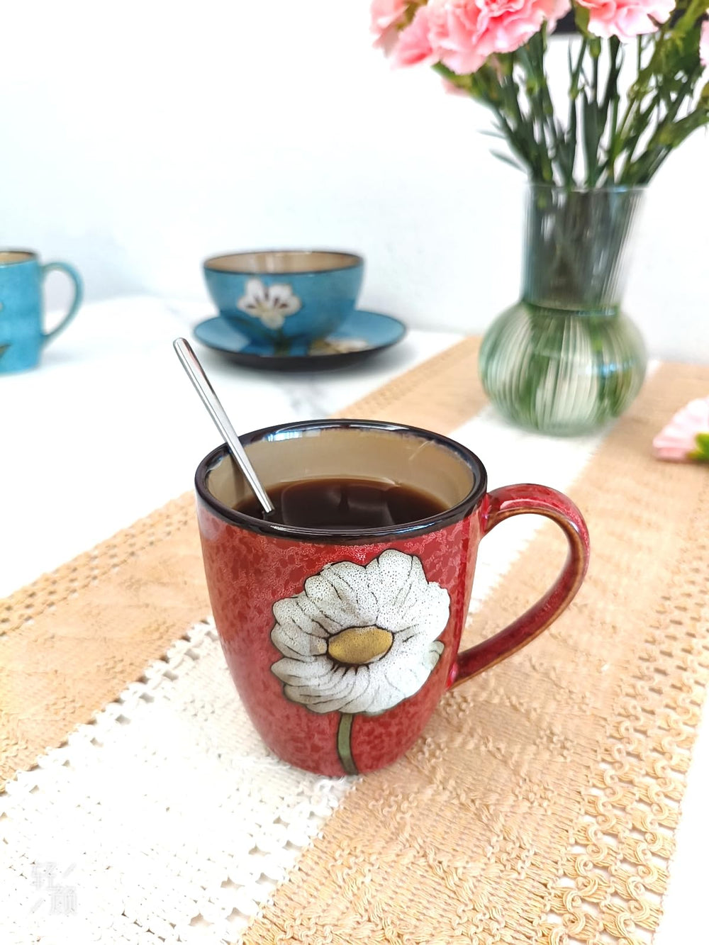 rockgoldbug mug vert face avant, durable et agréable au toucher