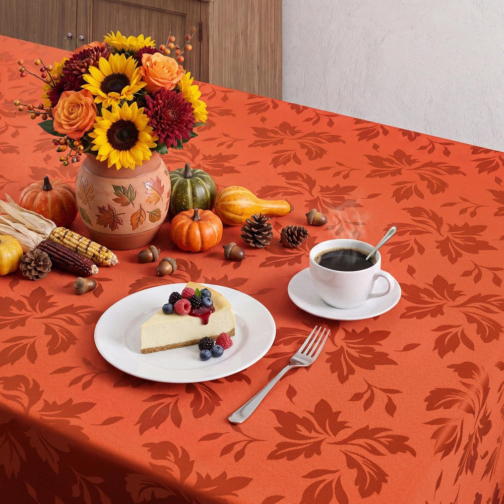 Romanstile nappe dans salle à manger décorée créant ambiance festive accueillante