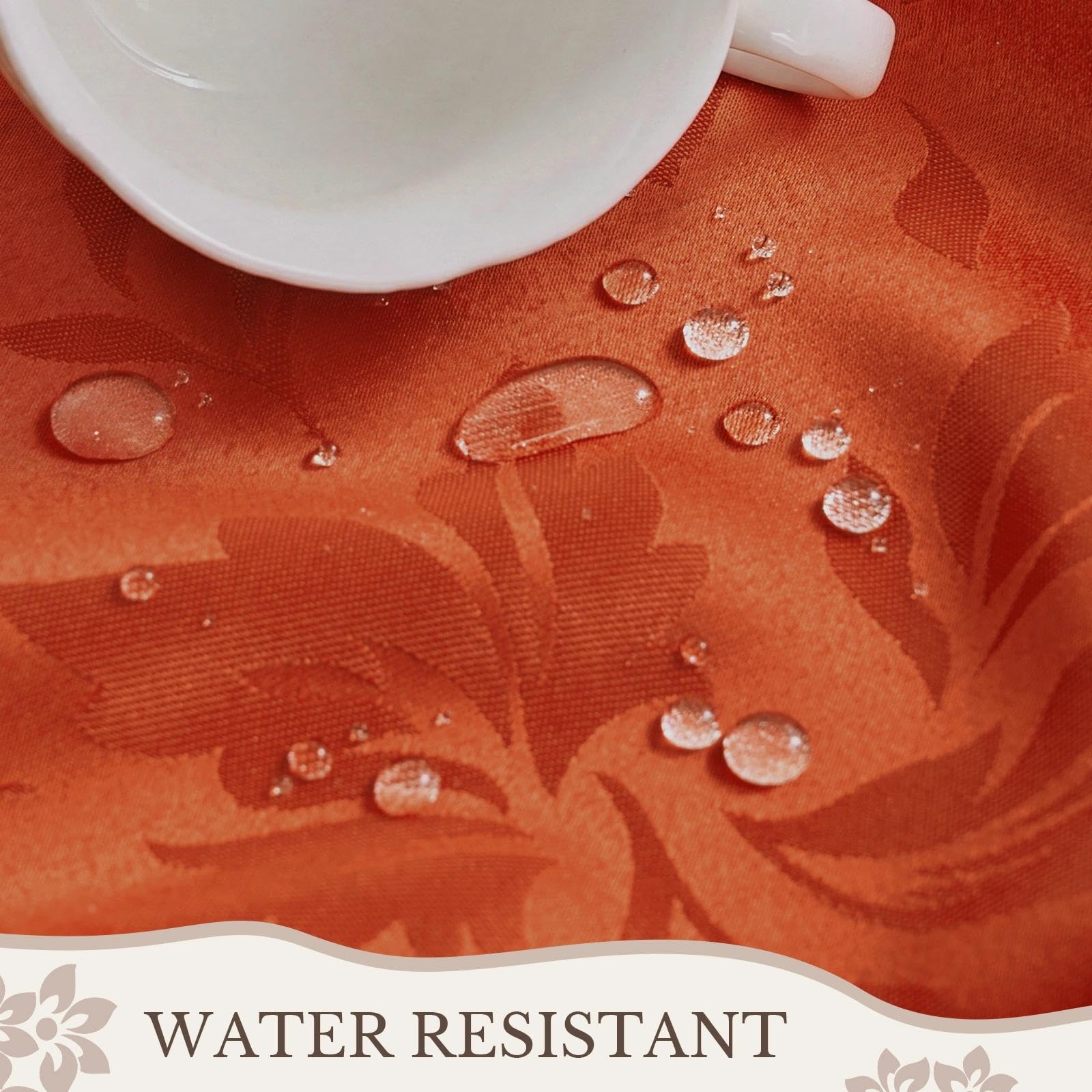 Romanstile coin de nappe montrant tombée nette et finitions soignées pour table