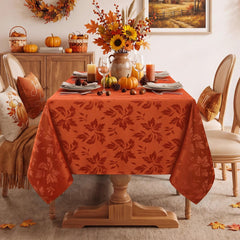 Romanstile nappe en situation dîner Thanksgiving ajoutant chaleur et élégance