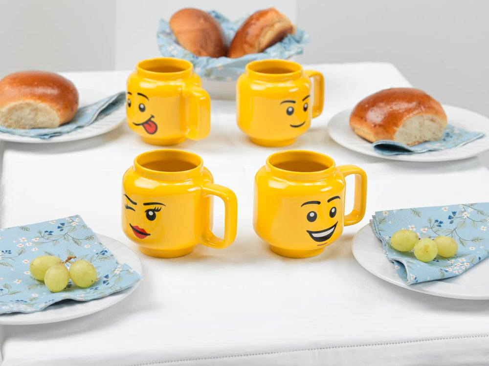 Room Copenhagen tasse LEGO dans une mise en scène déco apportant personnalité à la cuisine