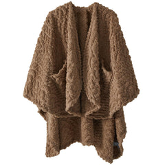 Royoliving vue de face du plaid portable montrant coupe cape et confort