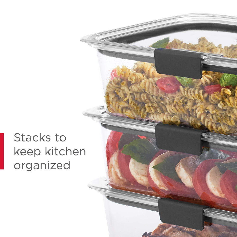 Rubbermaid Brilliance comparaison de taille dans une main pour évaluer capacité