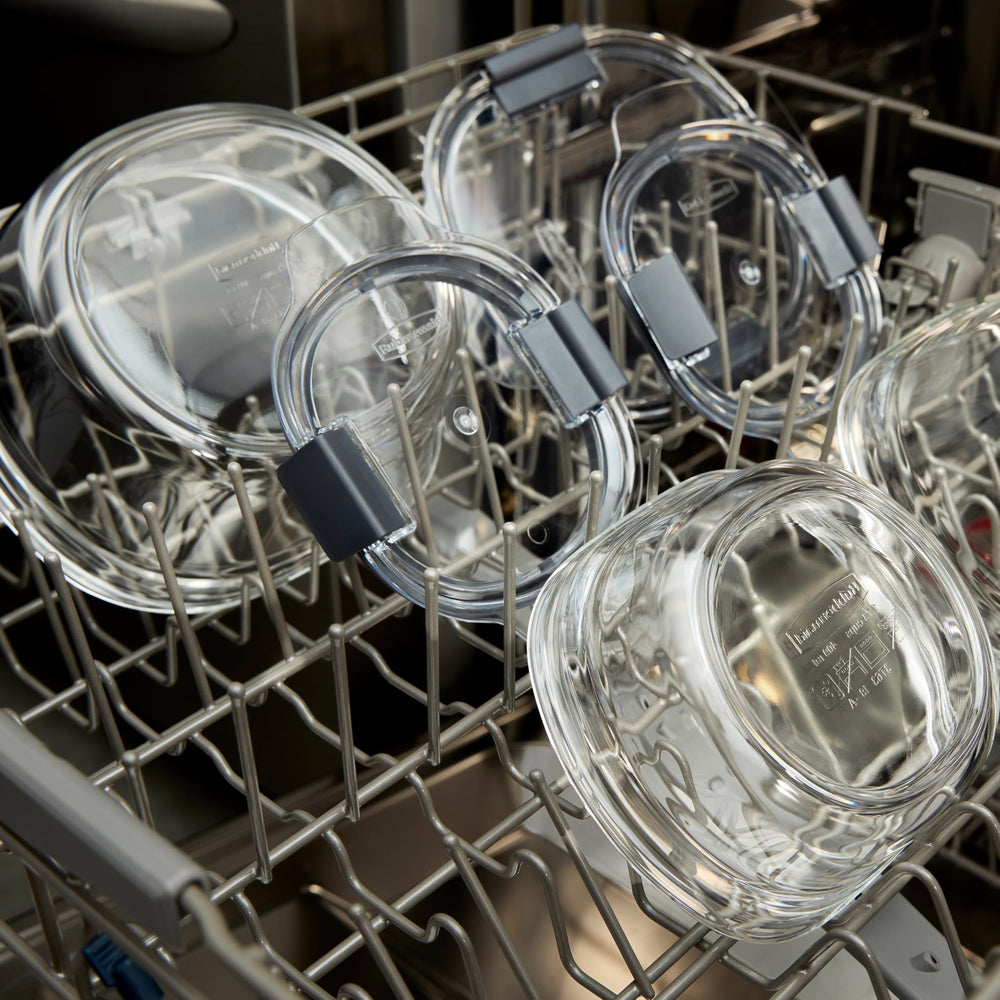 Rubbermaid Brilliance comparaison tailles montrant volumes inclus pratiques