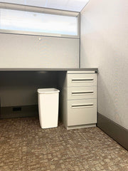 Rubbermaid détail du bord renforcé montrant durabilité et solidité