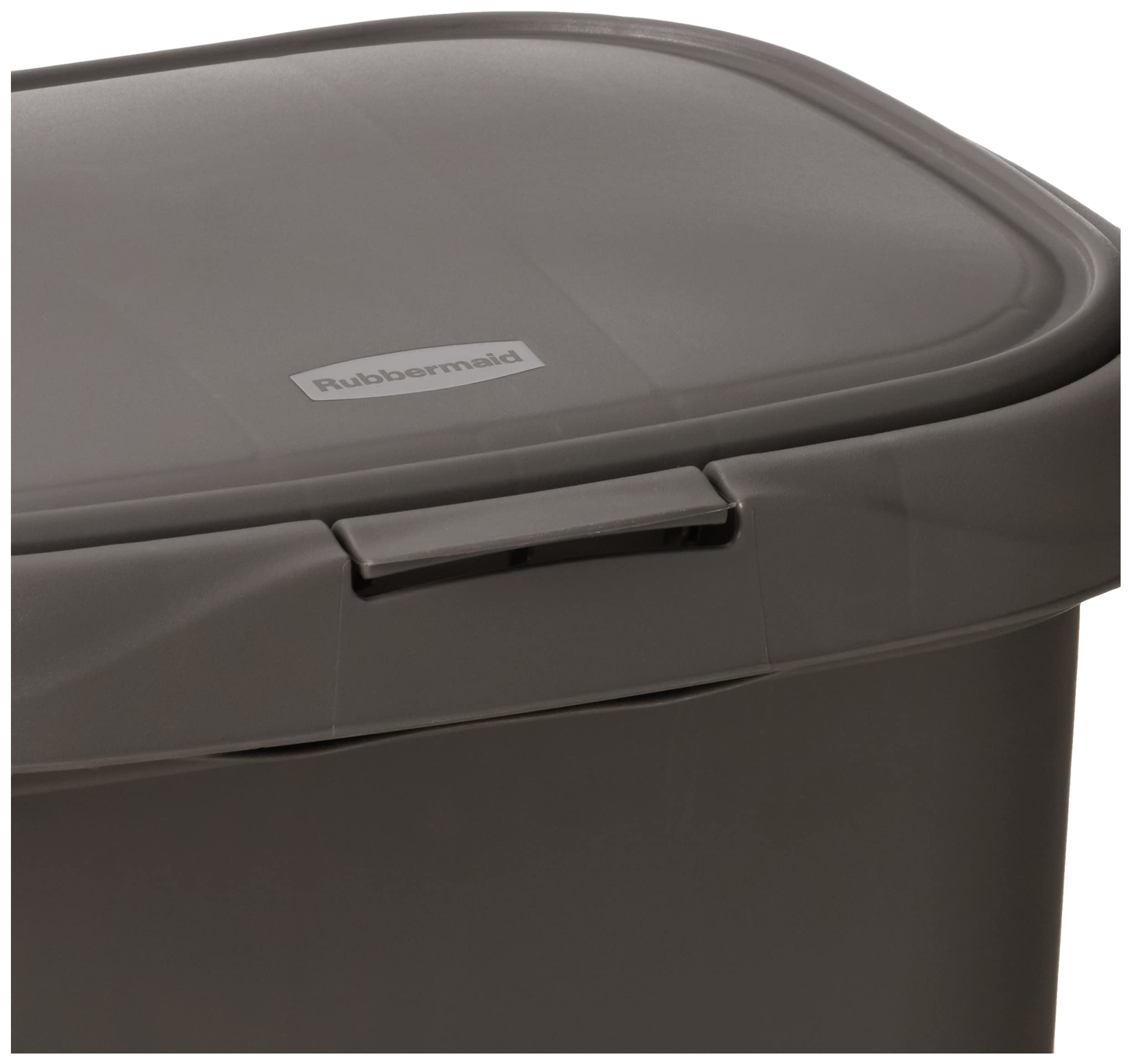 Rubbermaid démonstration LinerLock maintenant le sac, évite glissements