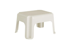 Rubbermaid Roughneck marchepied face avant montrant stabilité et design compact