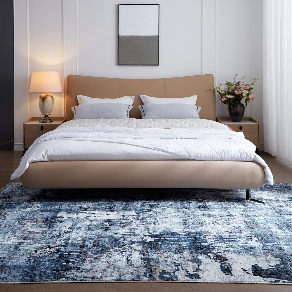 Rugcomf tapis posé dans un salon moderne, ajoute confort visuel et chaleur à la pièce