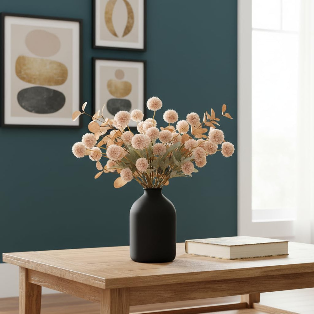 RyddeligHome gros plan pompon chrysanthemum beige, texture réaliste