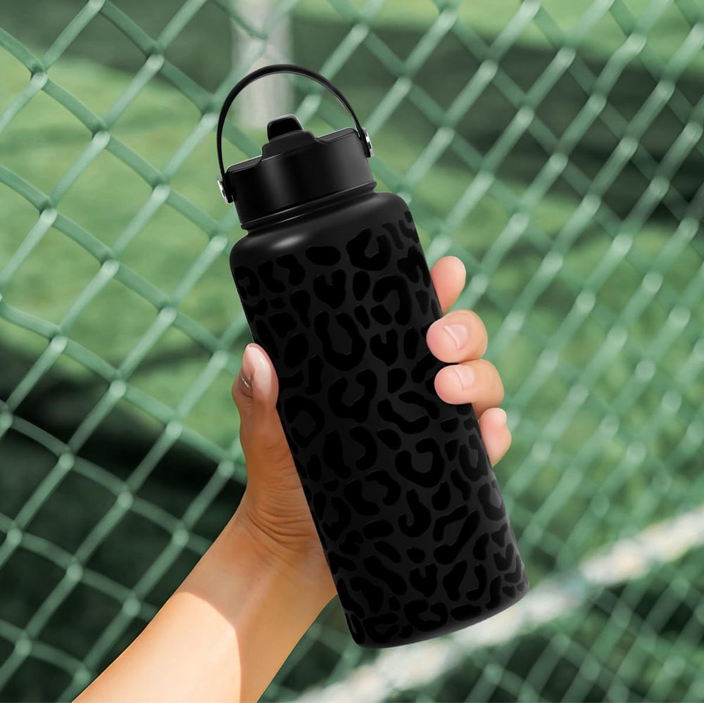 SANDJEST gourde dans sac à dos montrant portabilité pour sport et voyage