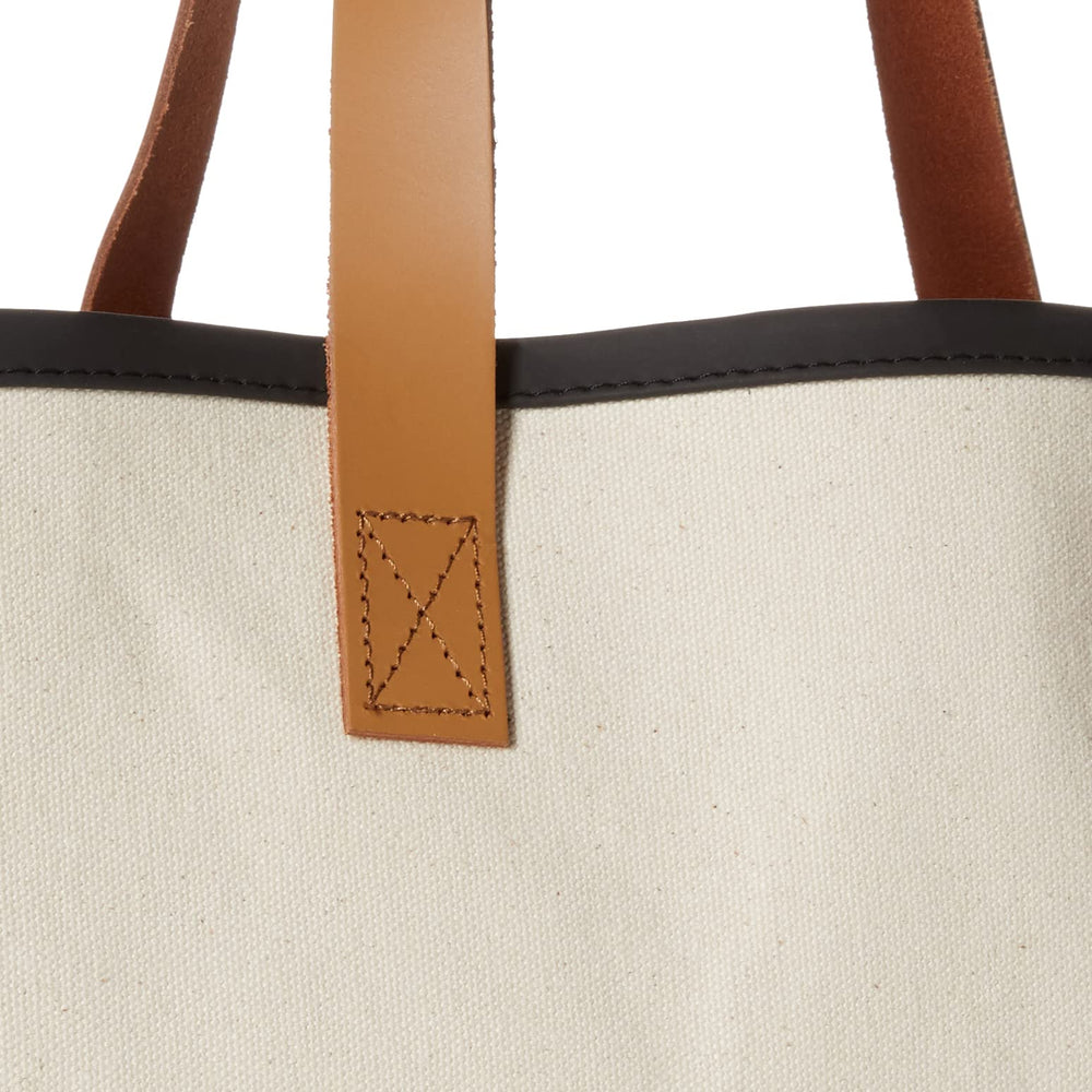 Santa Barbara Design Studio tote utilisé à la plage, rangement facile des serviettes