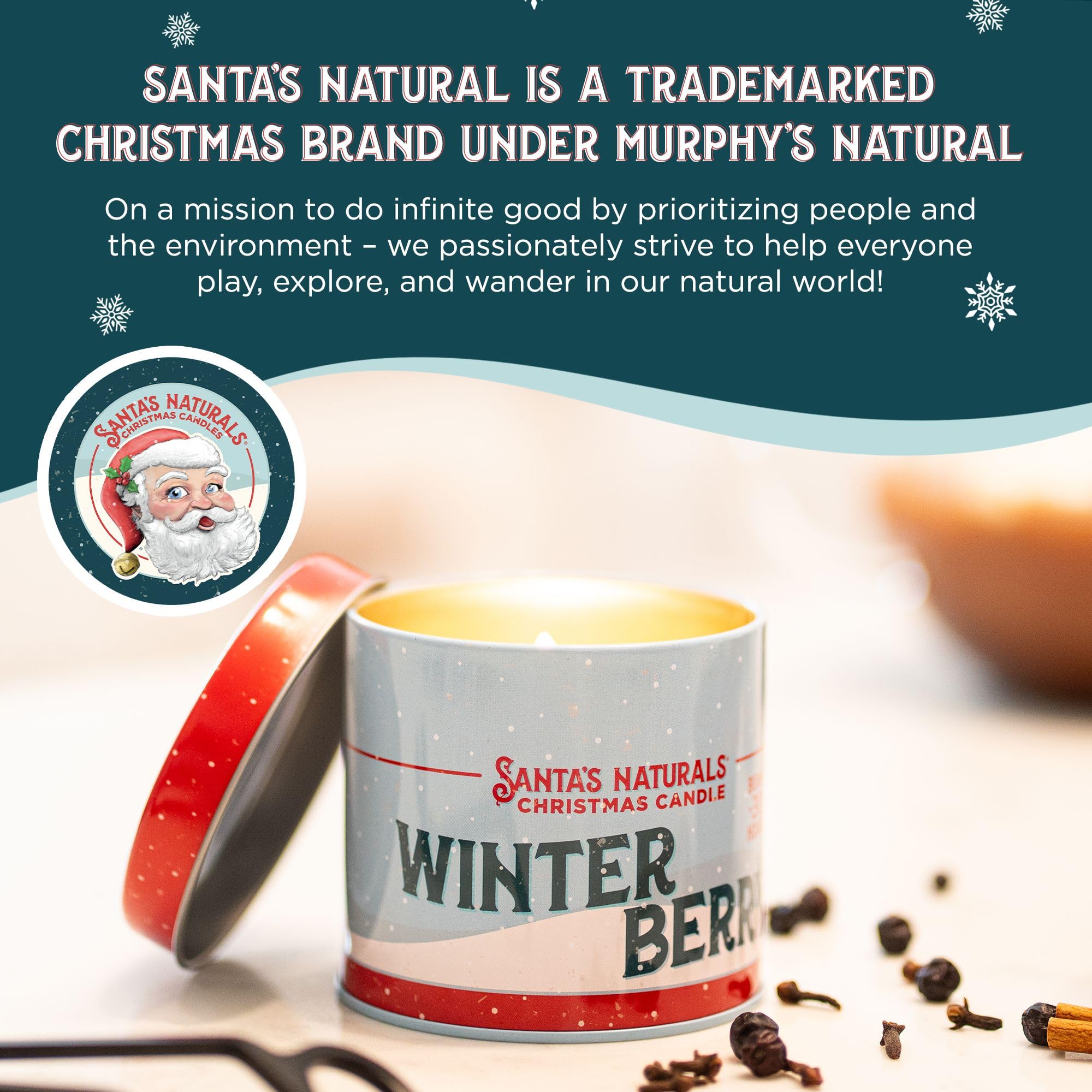 Santa's Naturals bougie allumée sur manteau créant atmosphère chaleureuse