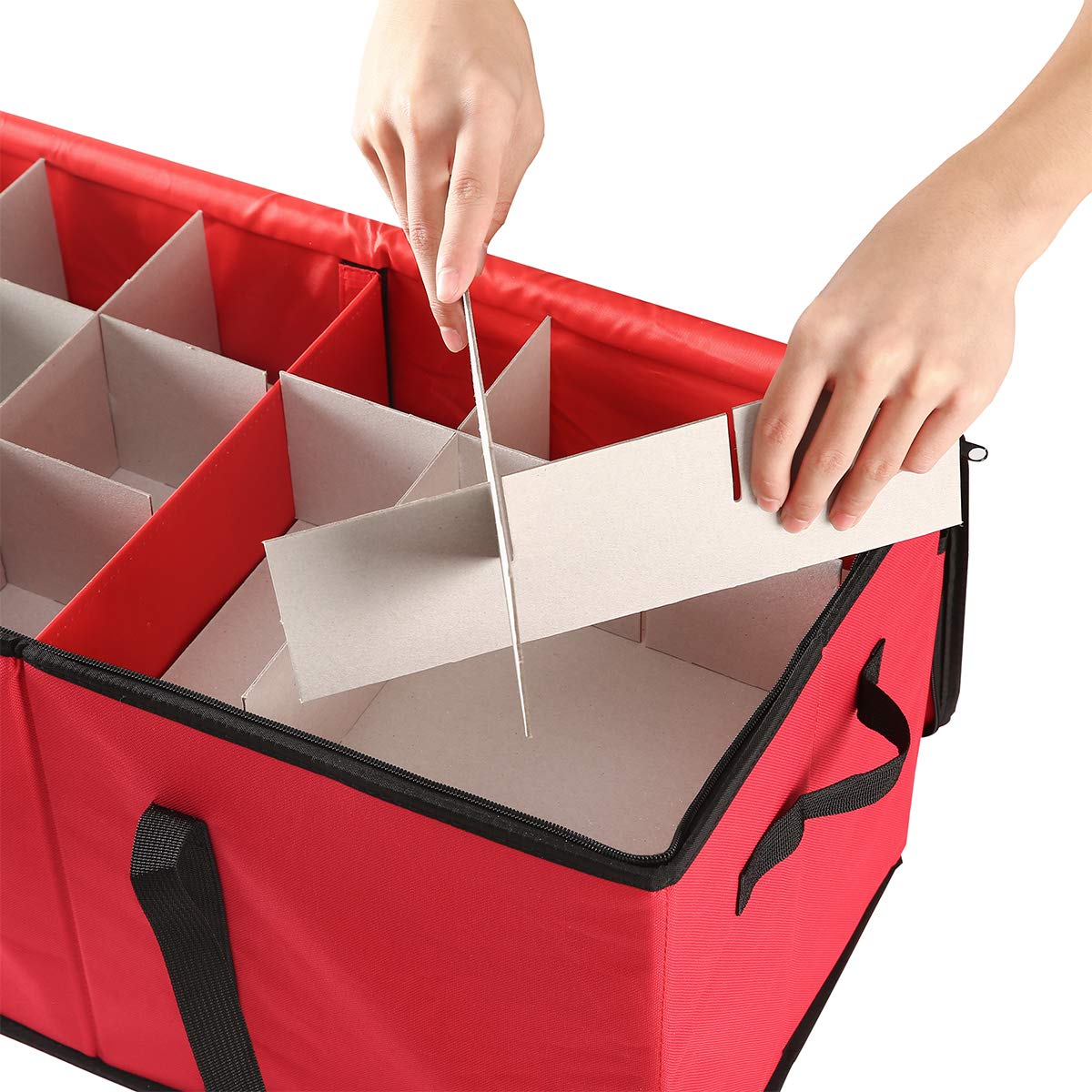 sattiyrch intérieur ouvert avec boules rangées pour protection organisée