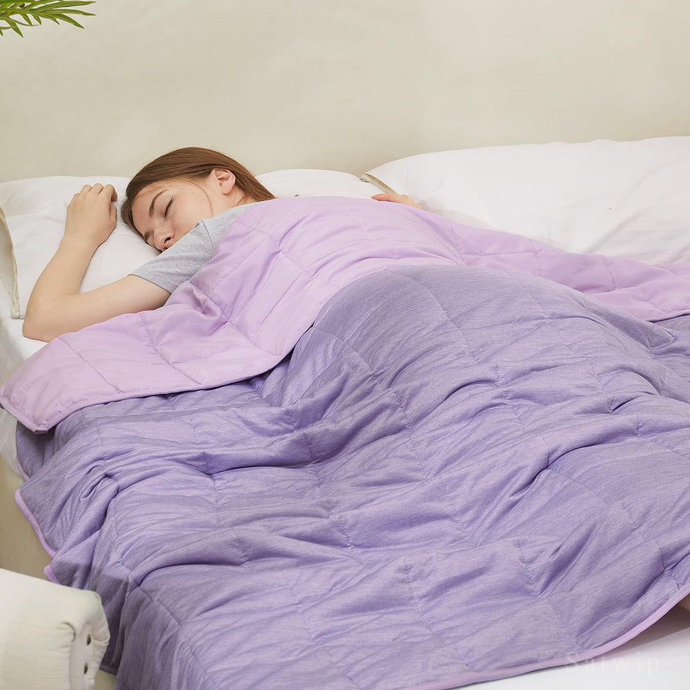Satwip couverture utilisée sur lit Queen, apport de poids réparti et cosy