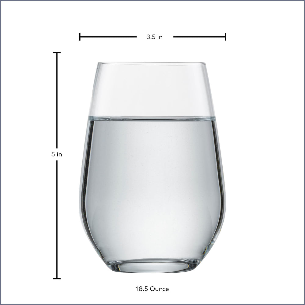 SCHOTT ZWIESEL Forté verre posé sur terrasse soulignant ambiance rassemblement