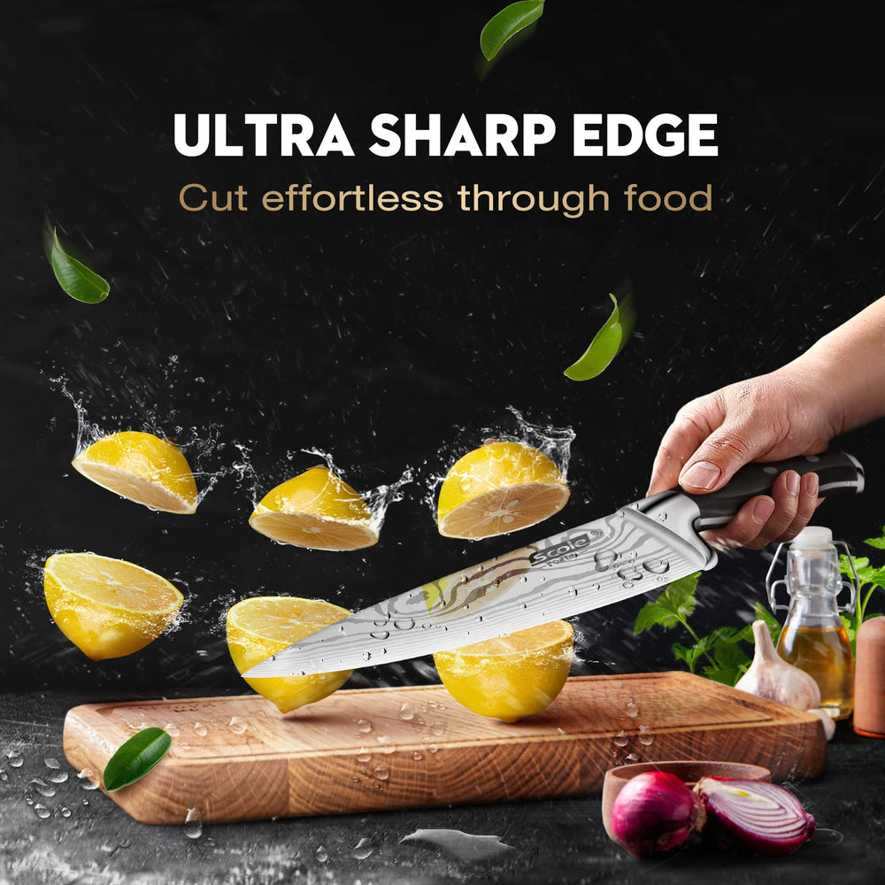 SCOLE couteau de chef gros plan lame montrant la coupe ultra tranchante