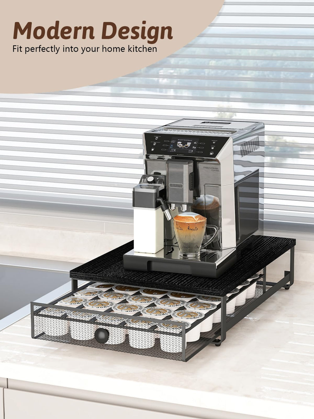 Sedegn installation sous une Keurig illustrant gain de place sur le comptoir