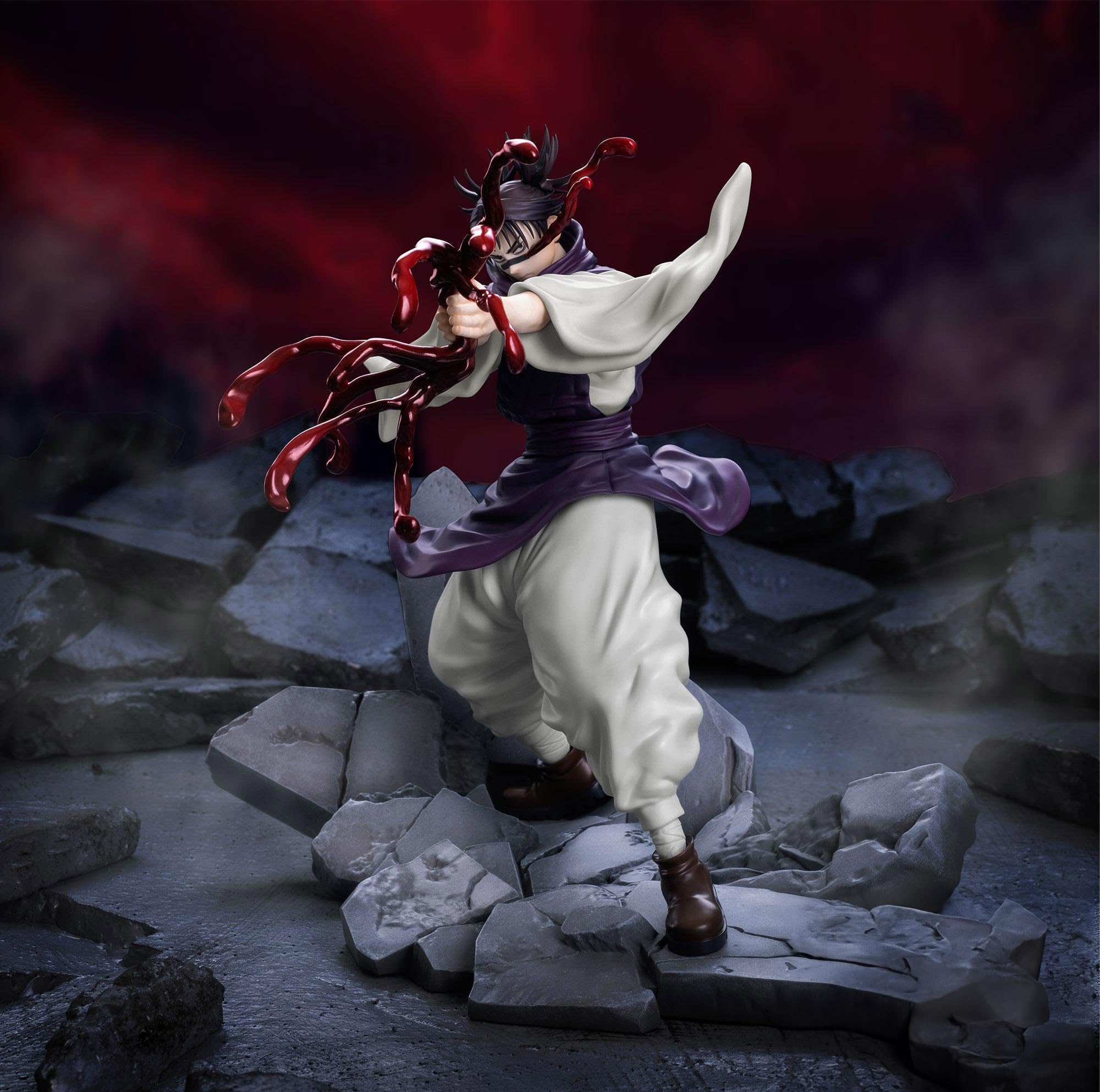 SEGA figurine Choso comparaison d'échelle avec une main pour repère de taille