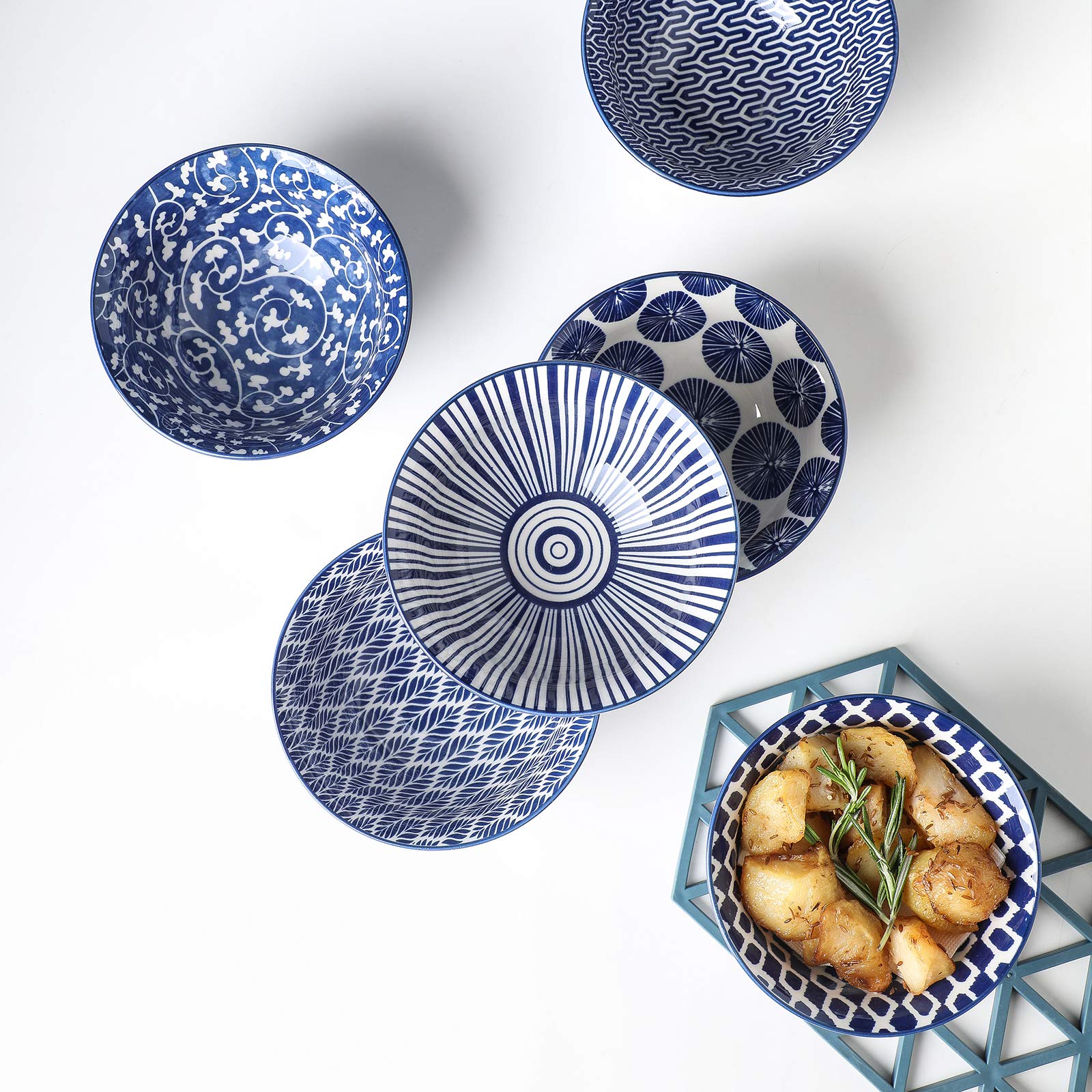 Selamica gros plan du motif bleu, détail décoratif et finition soignée