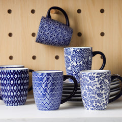 Selamica tasse remplie de café mettant en valeur capacité généreuse