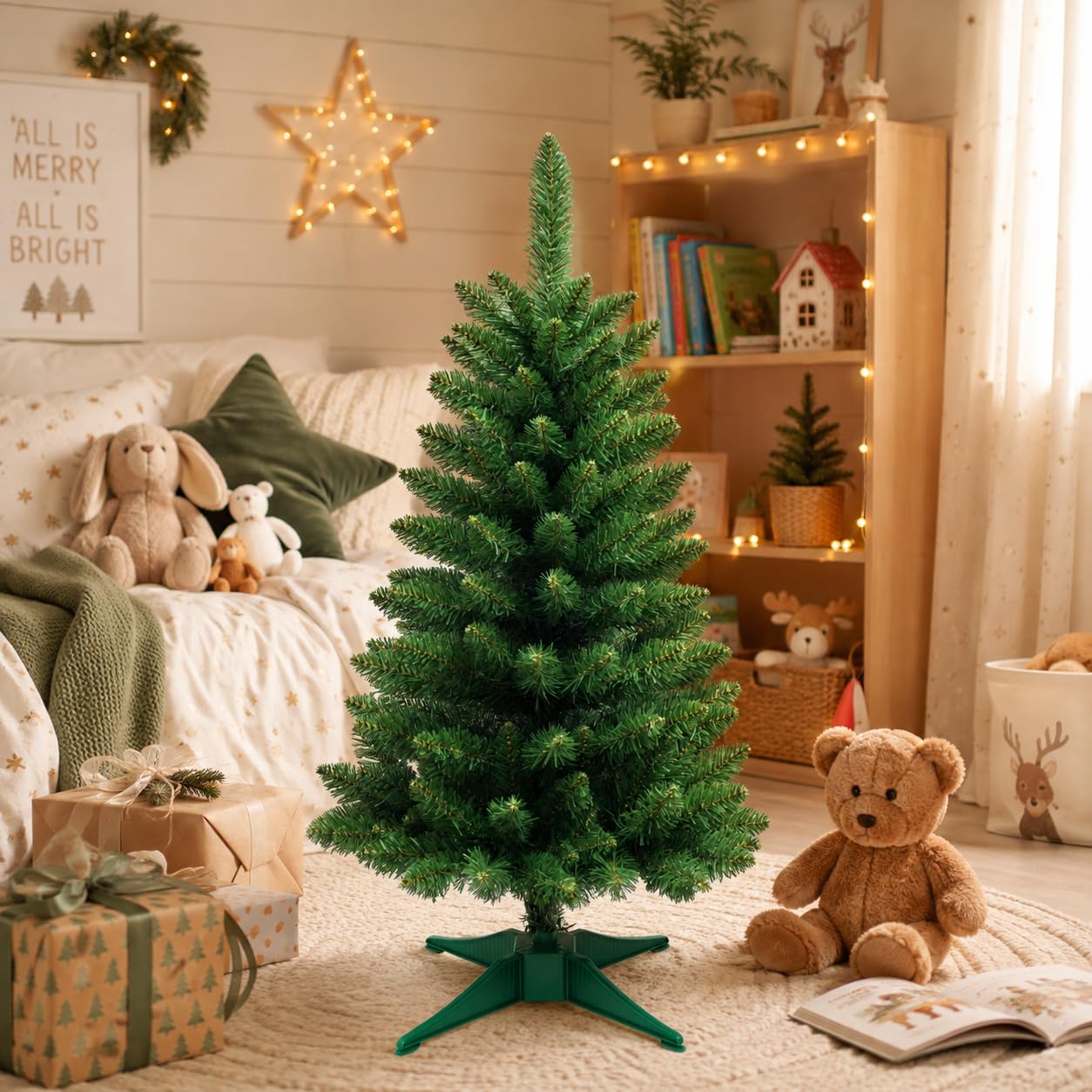 Senjie sapin posé sur table décorée ajout festif à la pièce