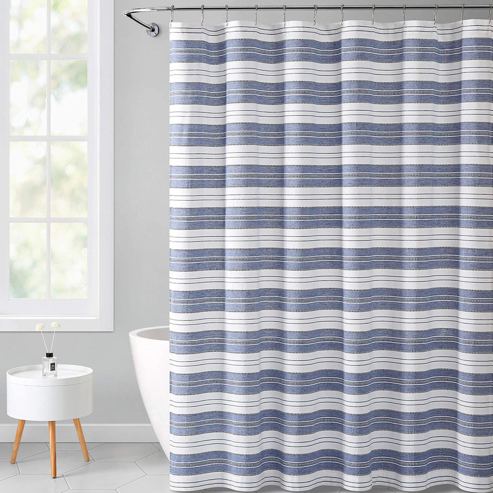 Serafina Home gros plan du tissu jacquard offrant texture élégante