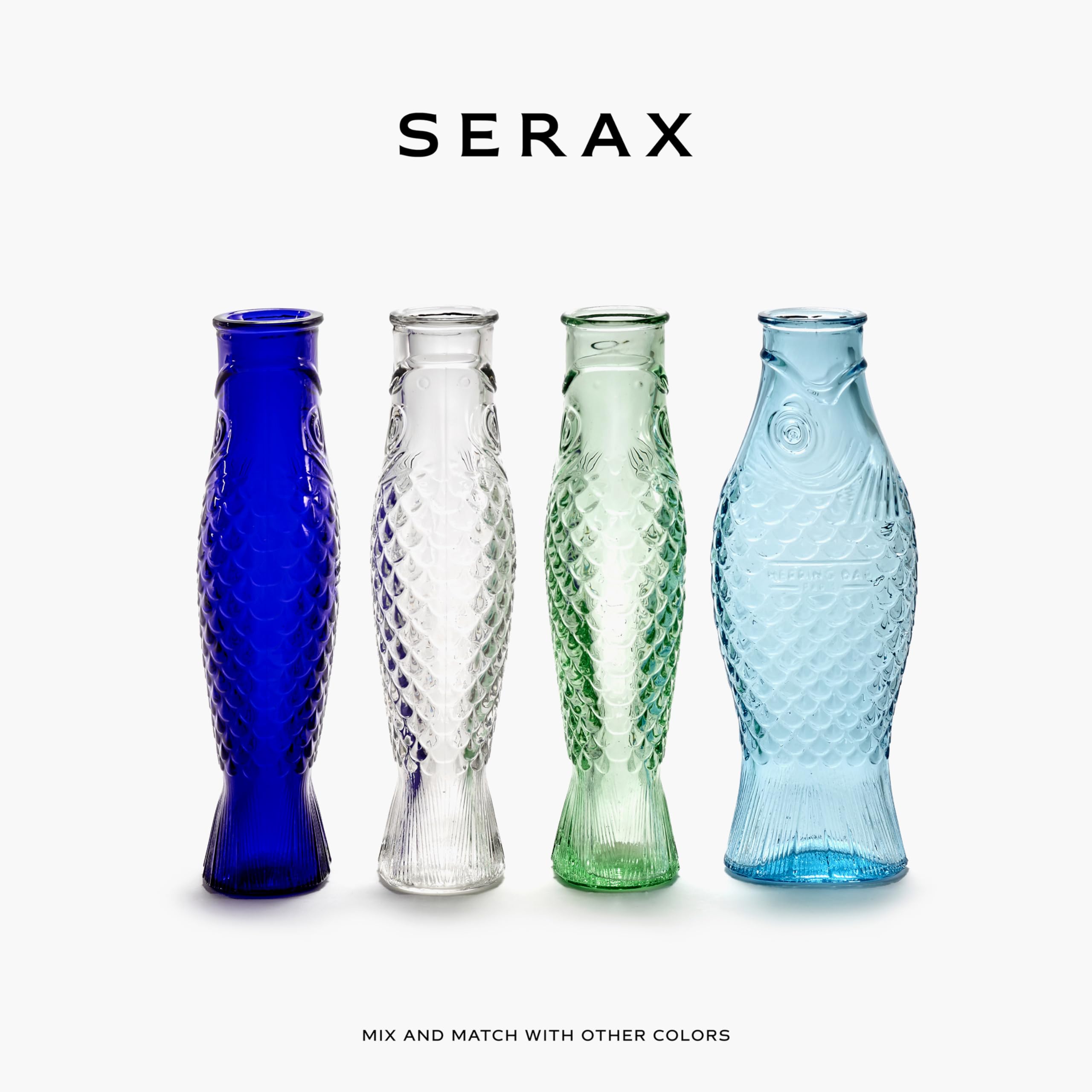Serax carafe comparée à un verre pour visualiser la contenance