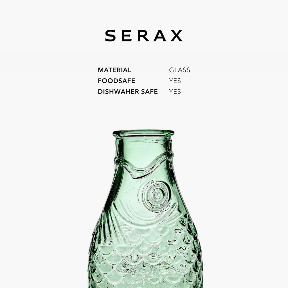 Serax carafe sur table d'apéritif créant une mise en scène conviviale