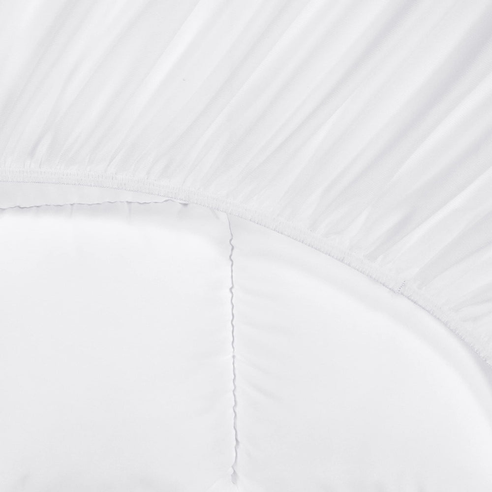 Serta gros plan garnissage douillet imitation duvet confort sans plumes