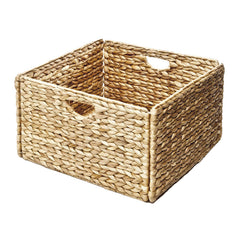 Seville Classics panier posé à côté d'une règle pour comparaison d'échelle pratique