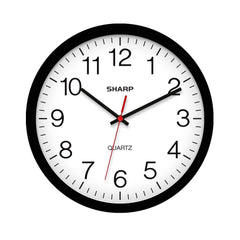 Horloge Sharp face pleine montrant chiffres lisibles et contraste élevé