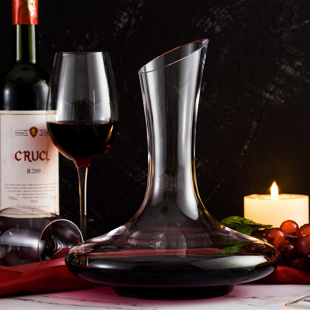 SHIGOO carafe en service versant du vin pour aération immédiate