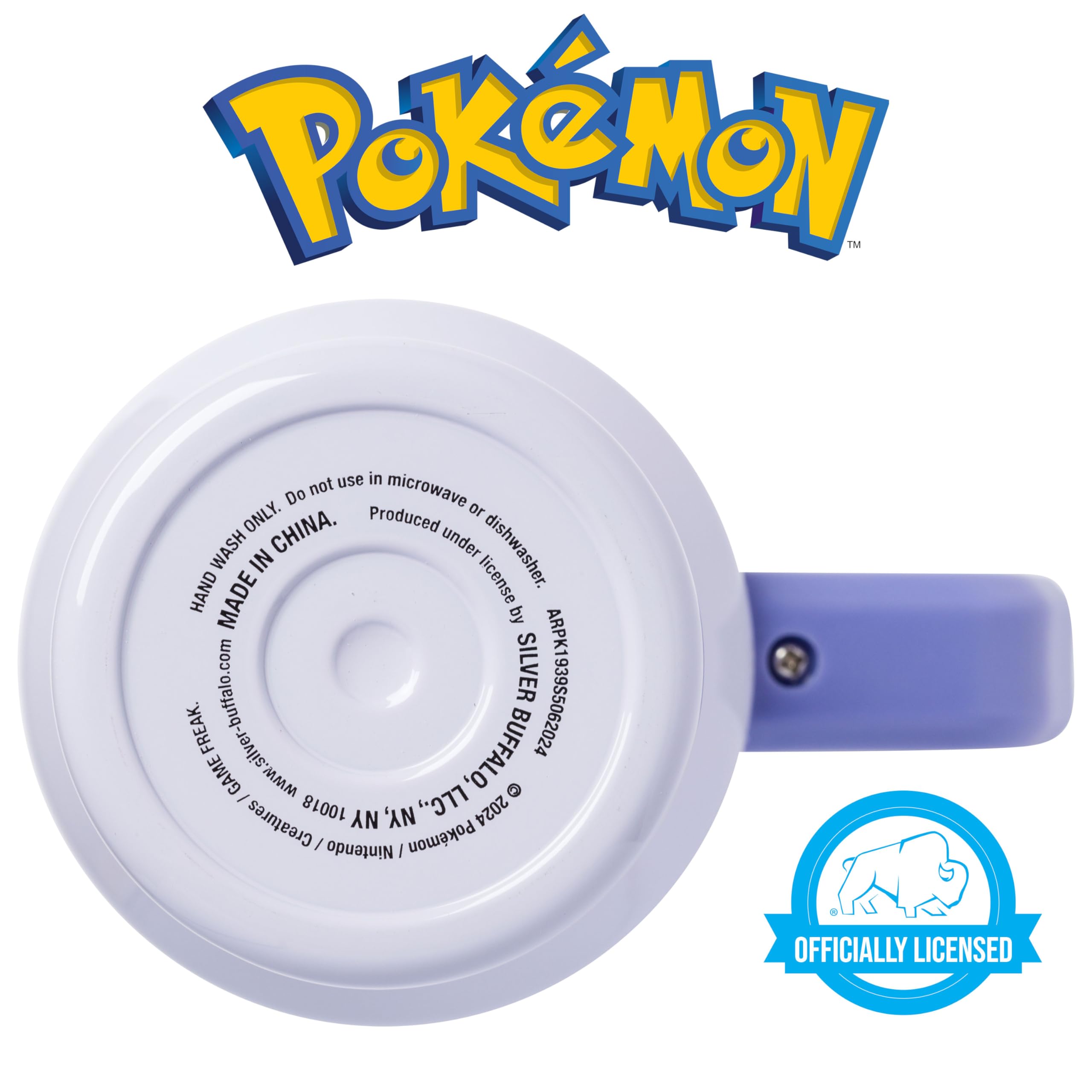 Silver Buffalo gobelet Eevee comparaison taille avec bouteille pour échelle
