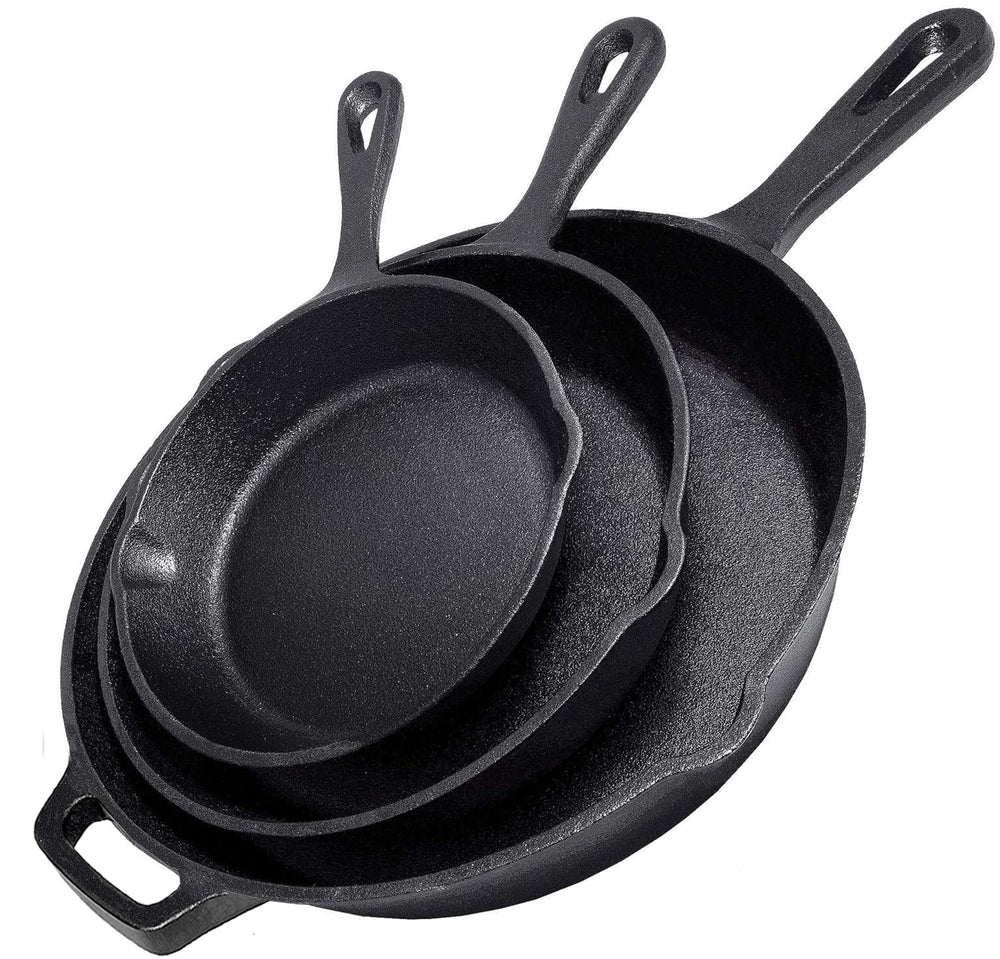 Simple Chef poêle fonte ensemble avant montrant les trois tailles et finition prête à l'emploi