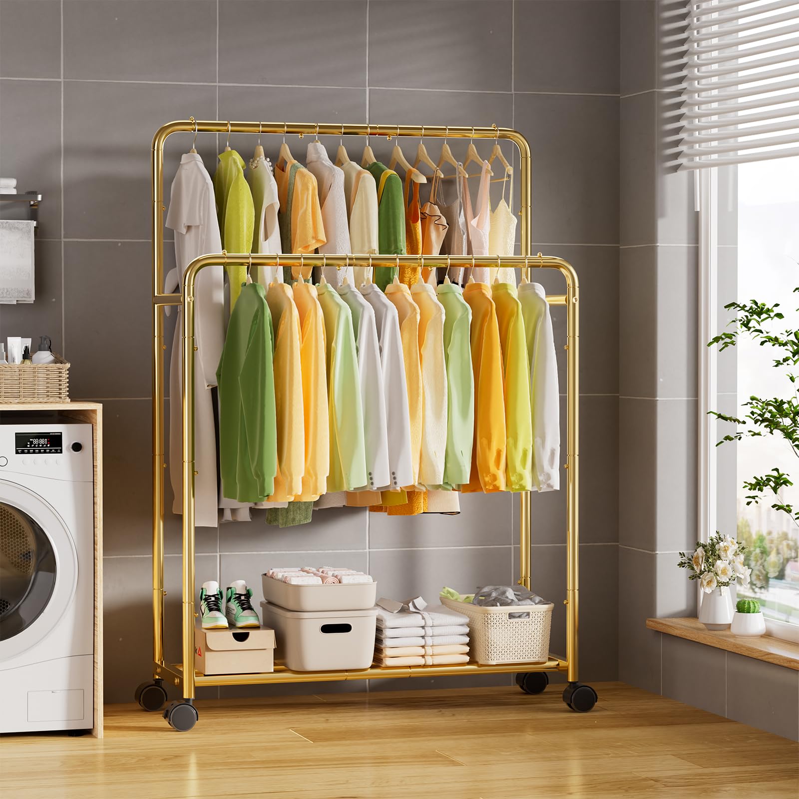 Simple Trending étagère basse chargée illustrant rangement de boîtes et chaussures