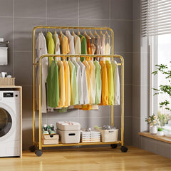 Simple Trending étagère basse chargée illustrant rangement de boîtes et chaussures