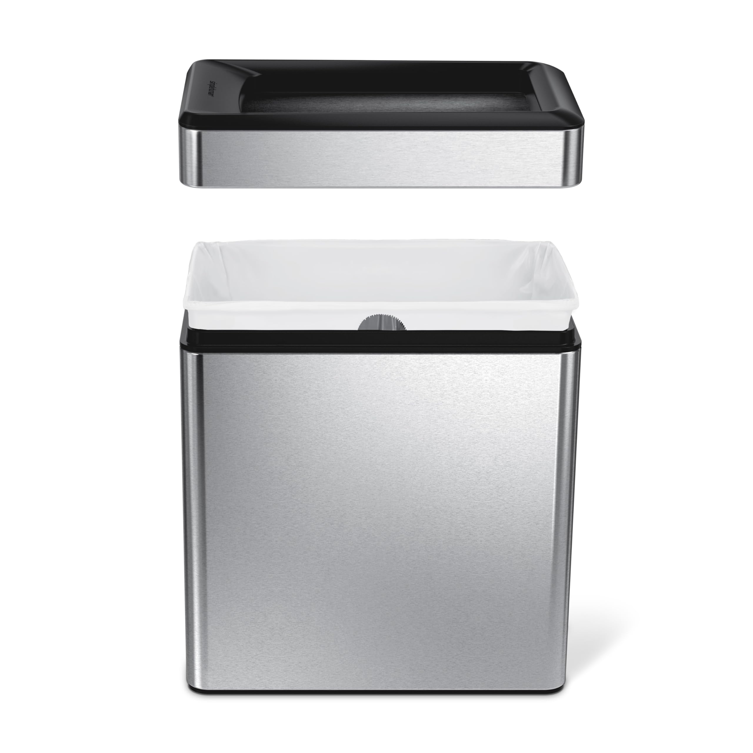 simplehuman profil étroit placé dans un couloir, optimise l’espace de passage