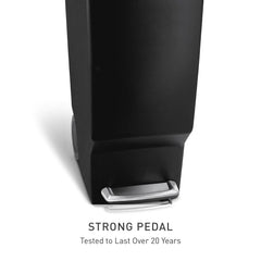 simplehuman gros plan pédale acier pour ouverture hygiénique et durable