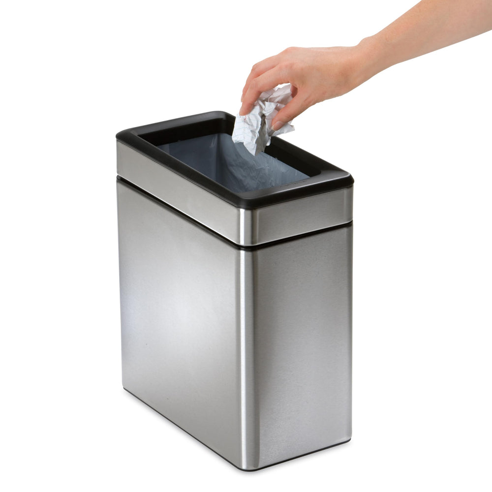 simplehuman poubelle en réception d’hôtel, apparence professionnelle et propre