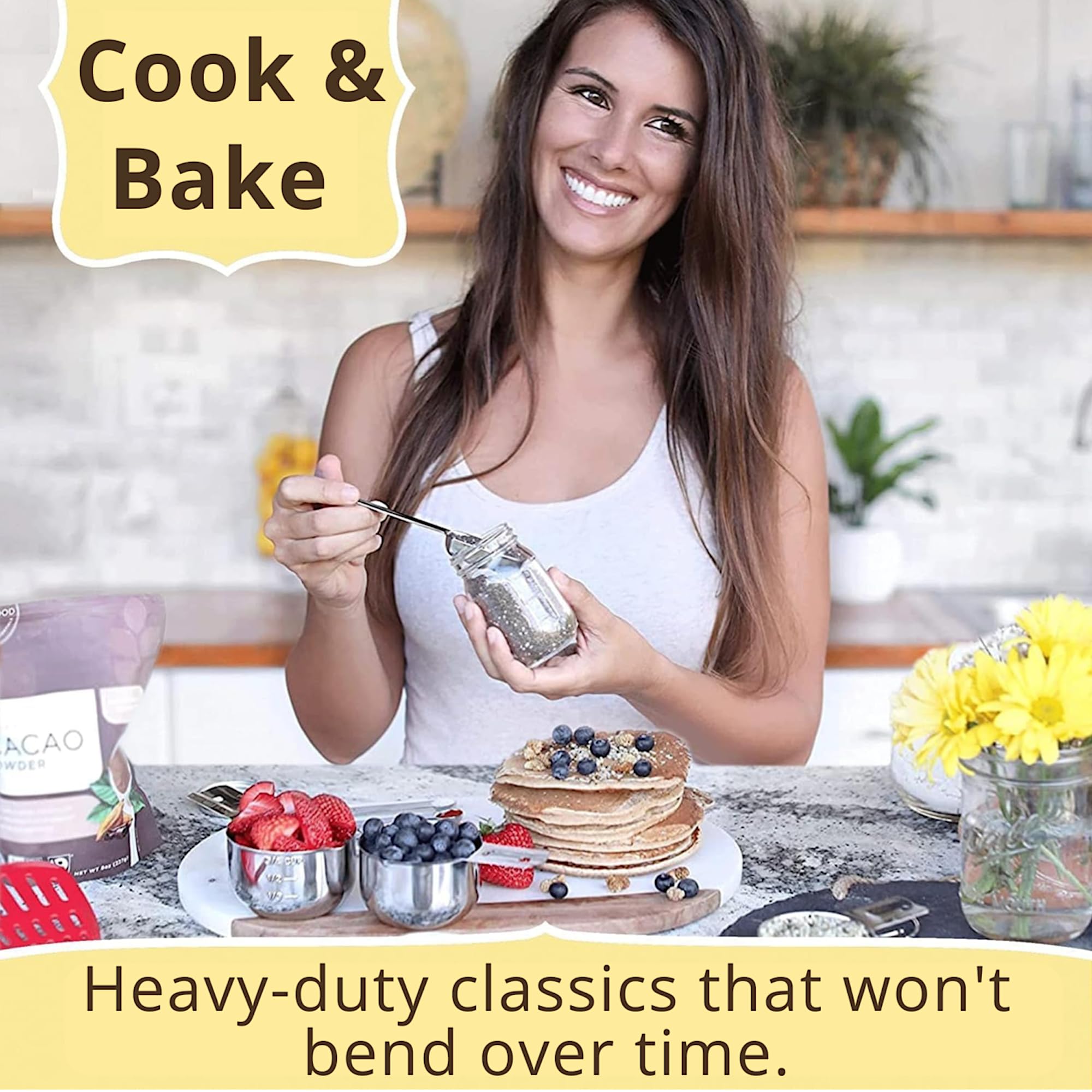 Simply Gourmet comparaison avec une main pour l'échelle, montre taille et ergonomie