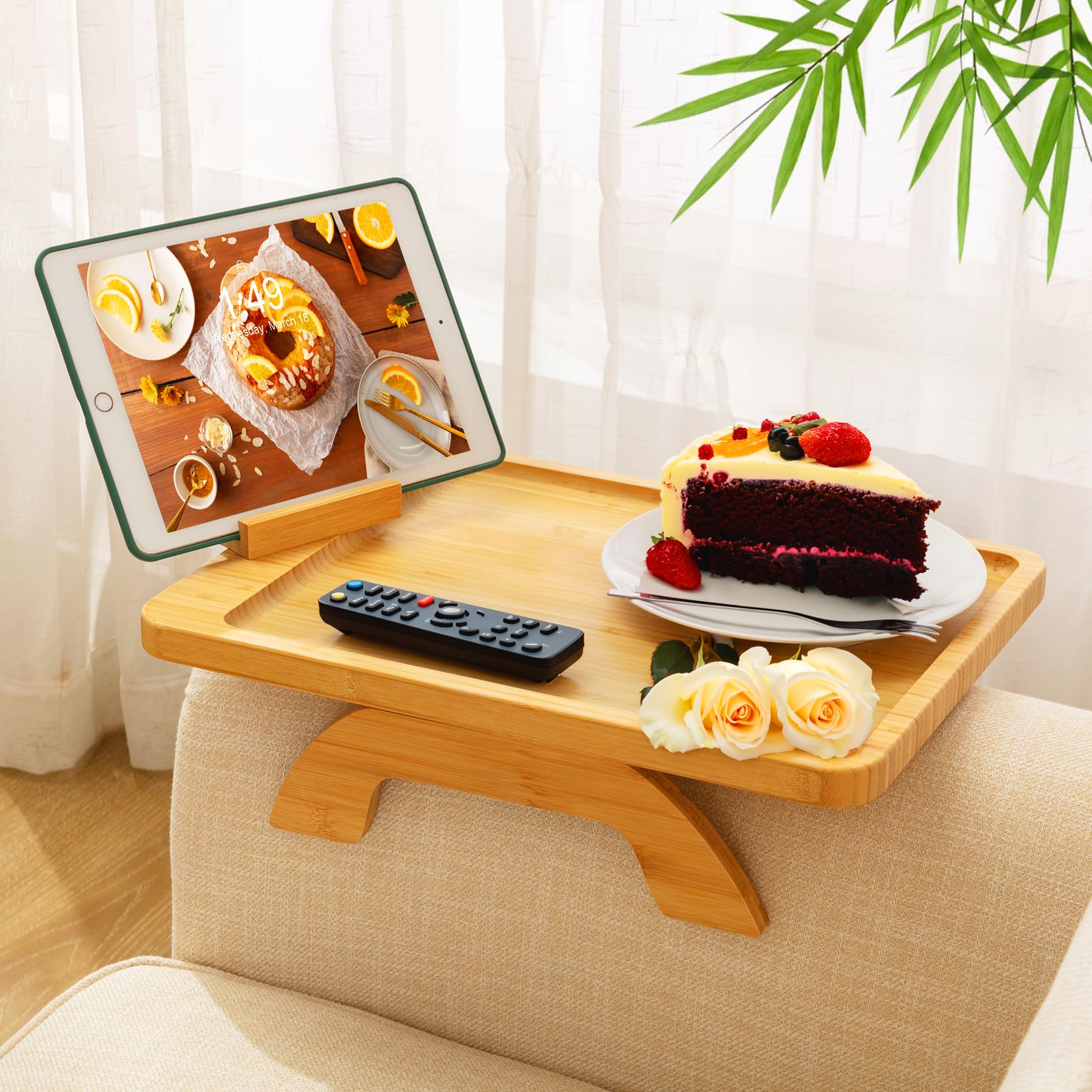SINWANT plateau accoudoir face montrant surface spacieuse et rangement pratique