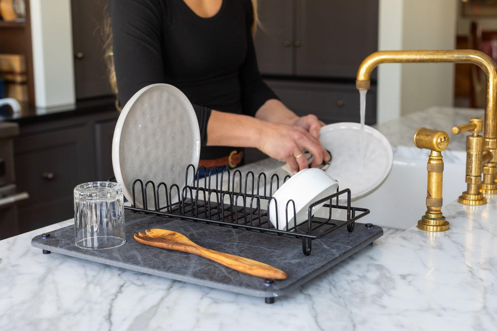 Siren Stone utilisé comme sous-plat pour casserole protégeant plan de travail