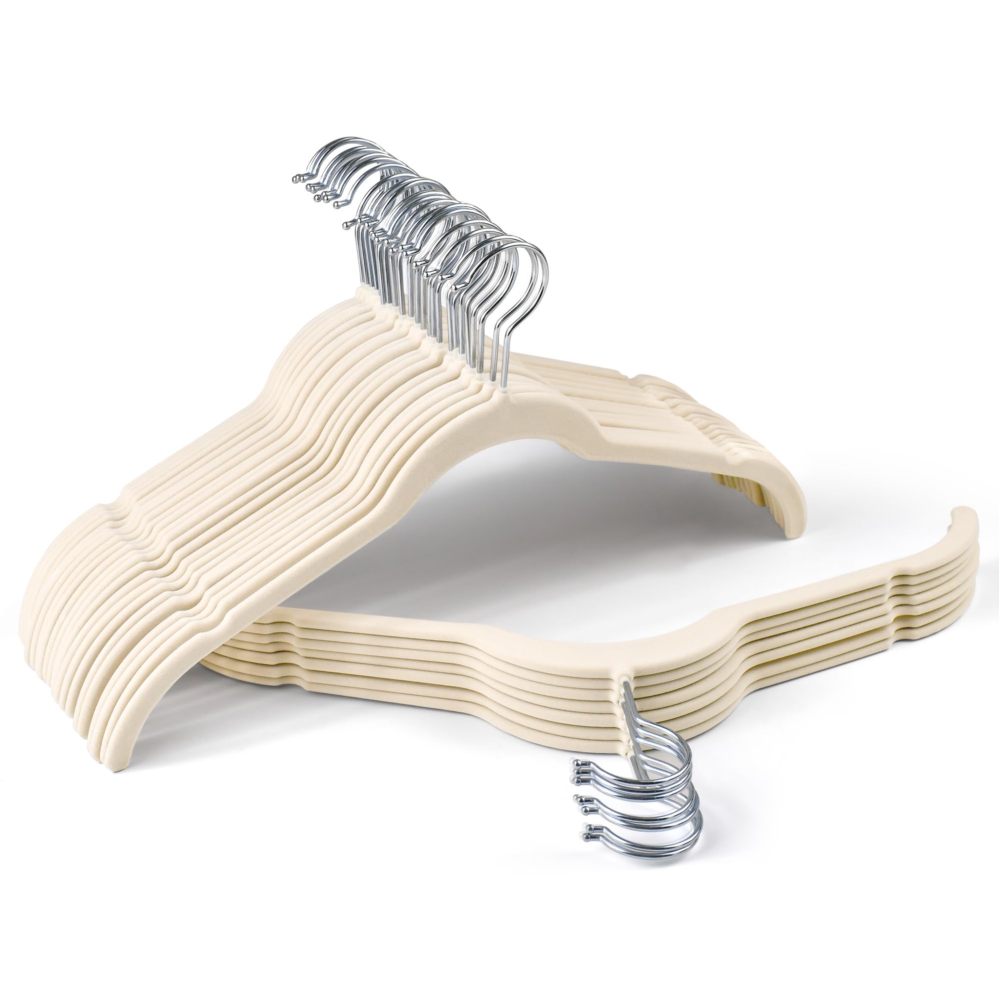 Sishynio pack de 30 cintres beige montrant la face avant et l’uniformité