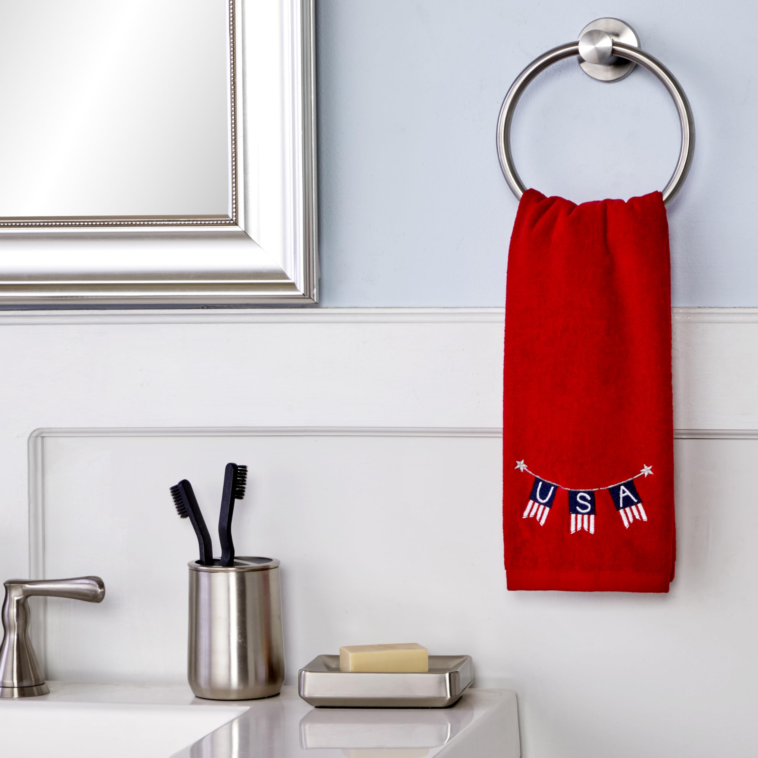 SKL Home broderie chien et drapeau américain nette pour décoration durable