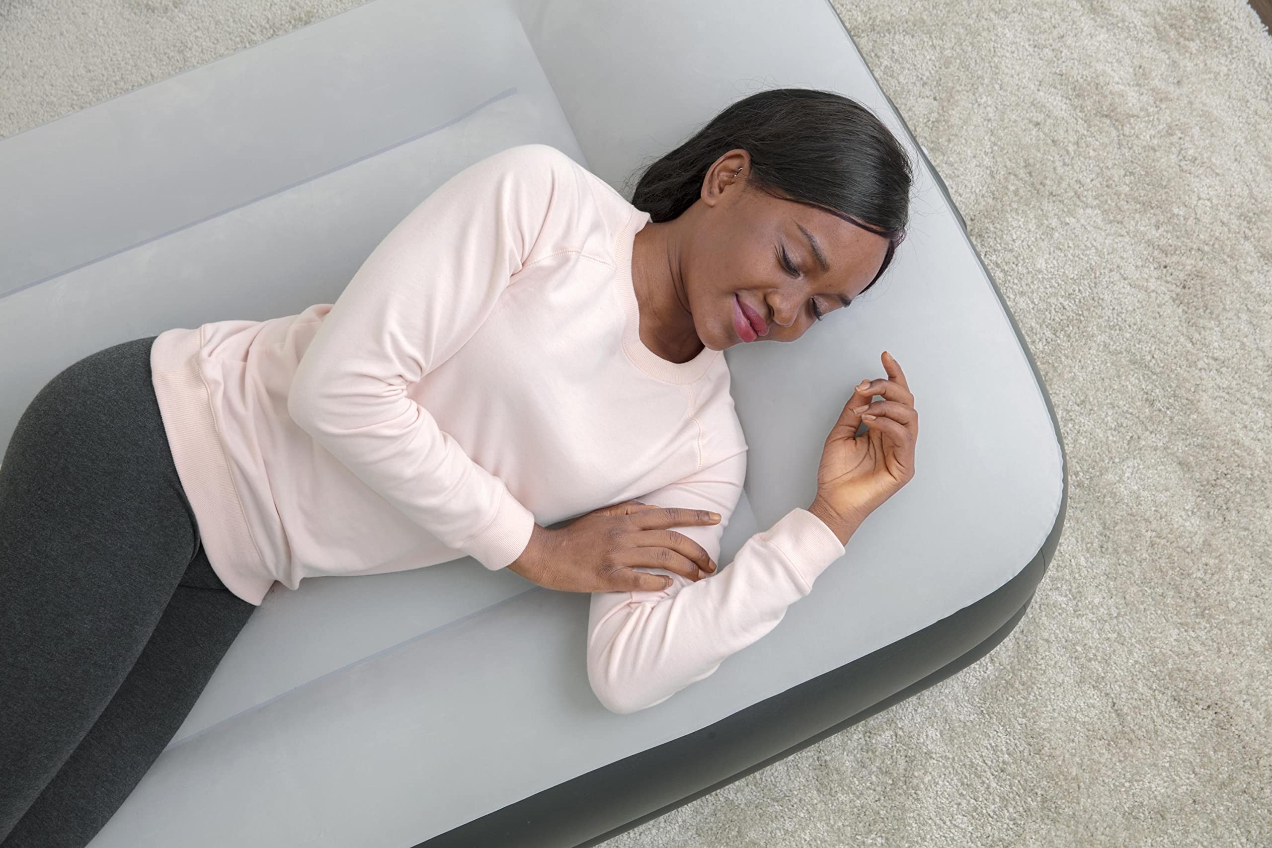SLEEPLUX matelas installé chambre d'amis pour couchage d'appoint confortable