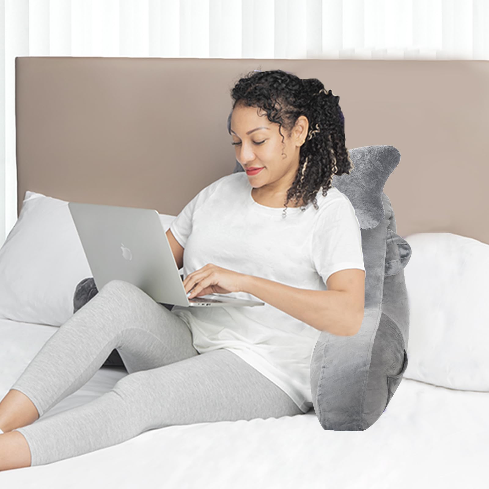 SLIGUY poignée intégrée facilitant le transport du coussin