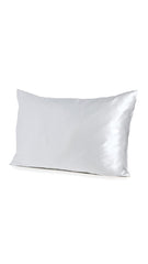 SLIP taie queen posée avec règle indiquant 51 x 76 cm pour taille exacte