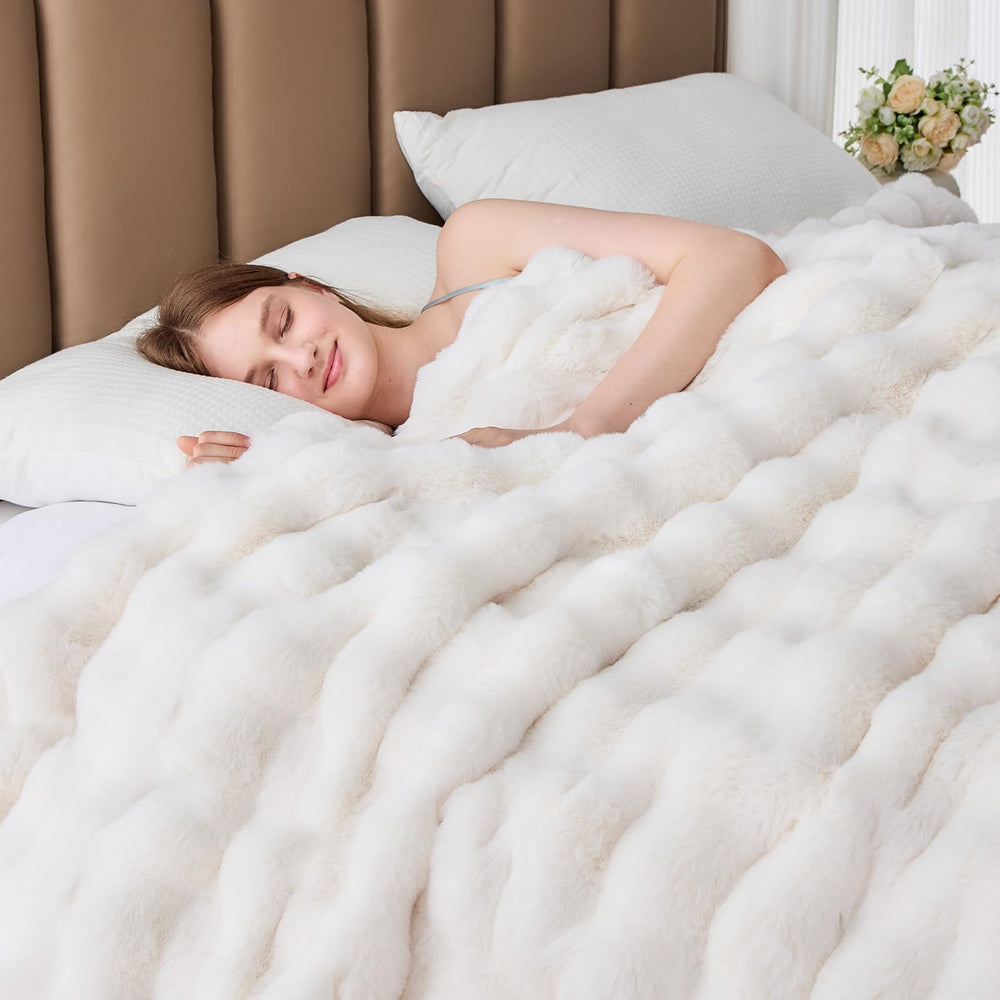 SLIVERY&CHAVALIER gros plan texture bulle apportant relief visuel luxueux