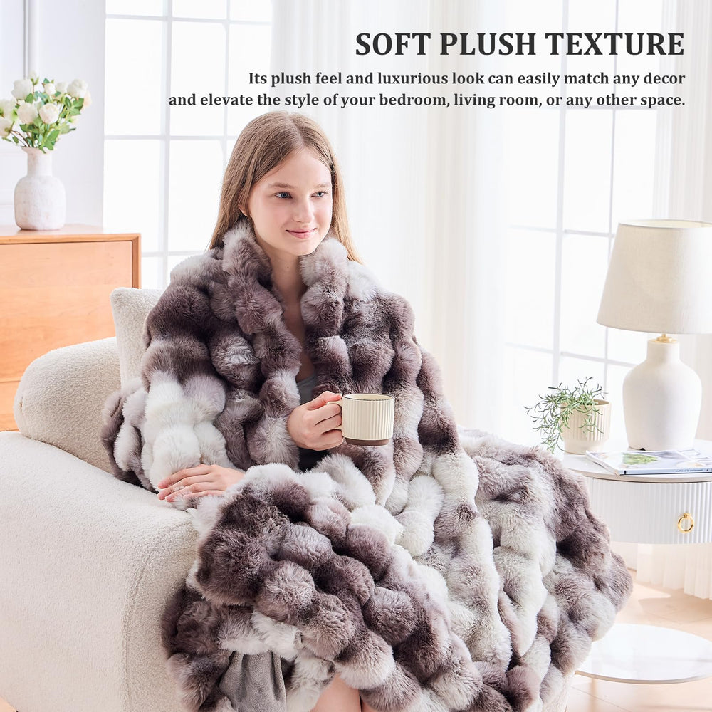 SLIVERY&CHAVALIER gros plan sur motif bulles, texture décorative confortable