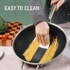SLOTTET wok en action lors d'un sauté, cuisson rapide homogène